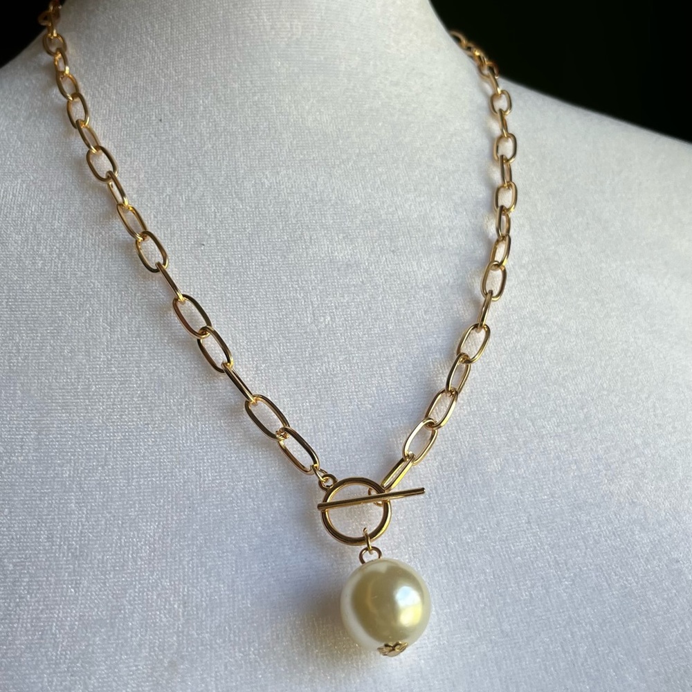 Chain faux pearl fashion earrings